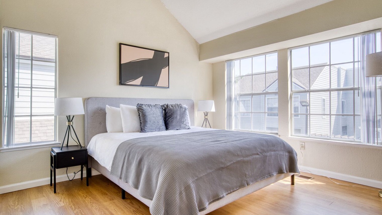 Photo of Bedroom in Redwood Shores