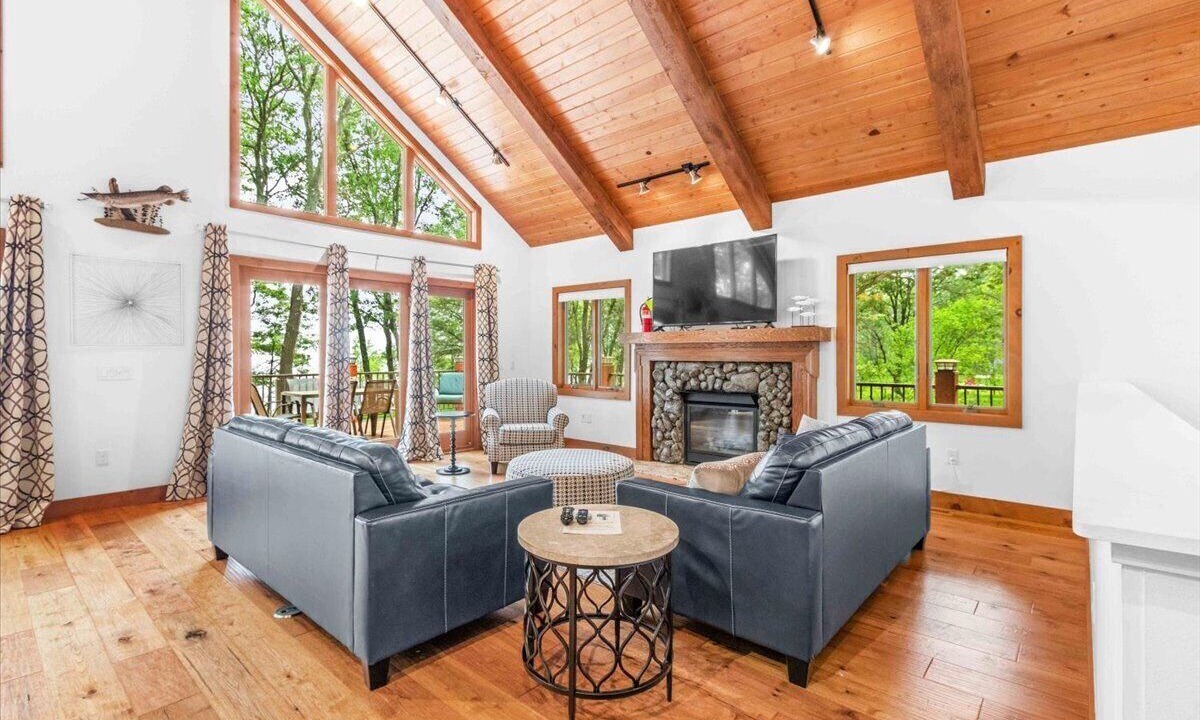 Photo of Livingroom in Big Bay