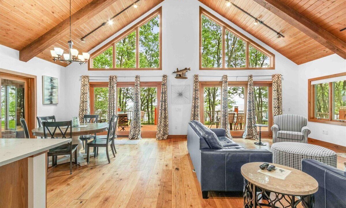 Photo of Livingroom in Big Bay