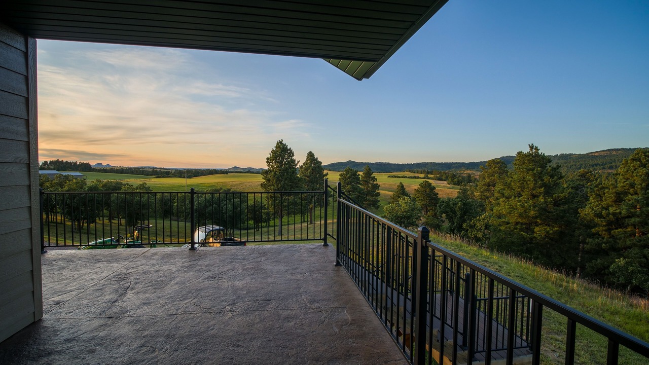 Photo of Patio Balcony in Devils Tower
