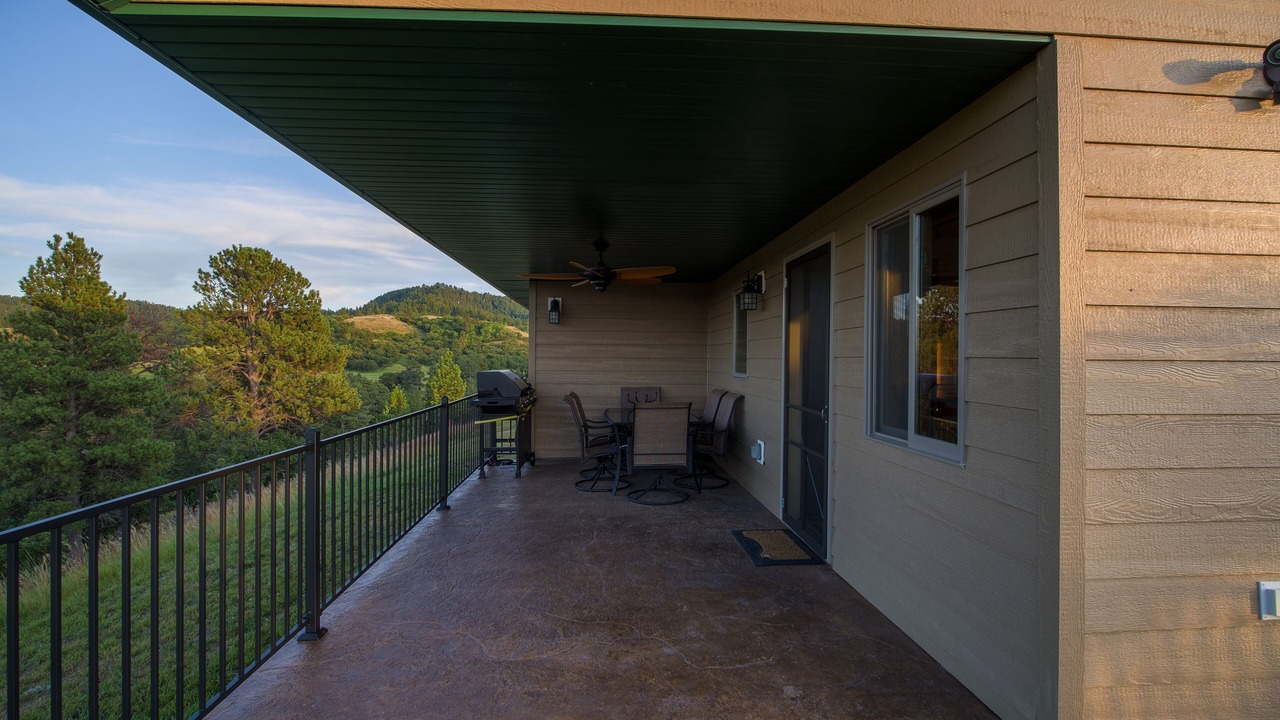 Photo of Patio Balcony in Devils Tower