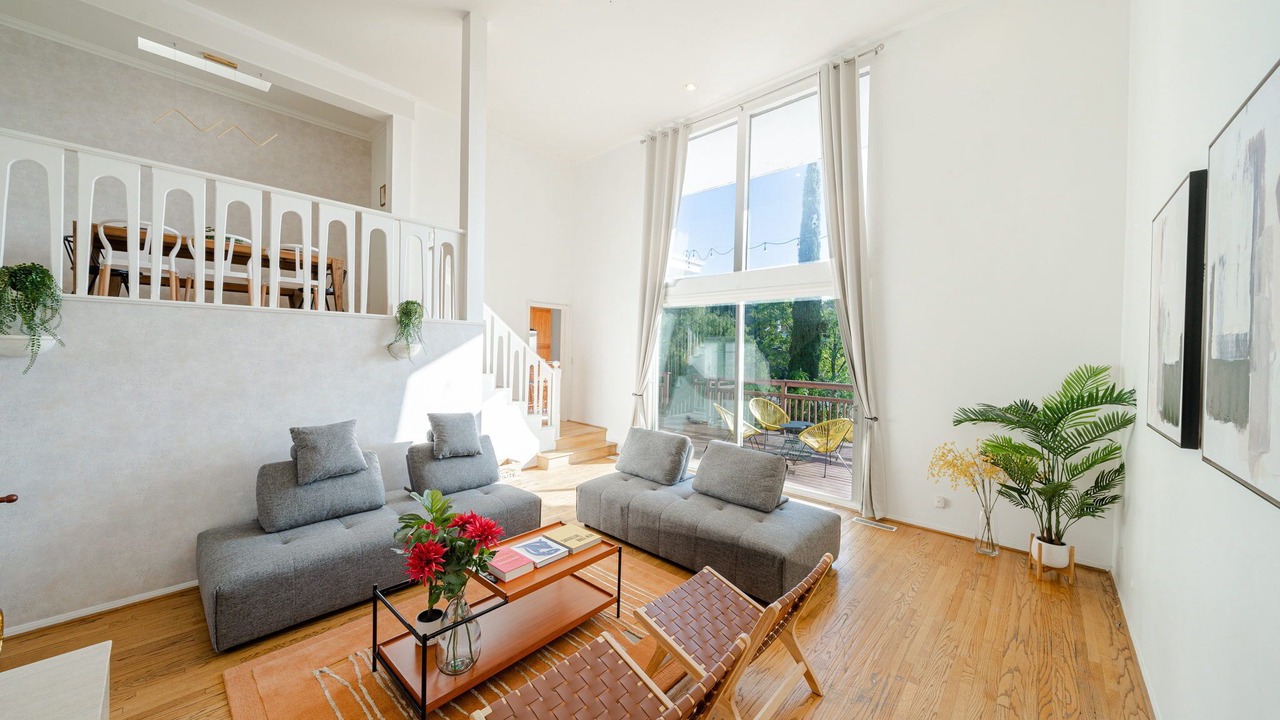 Photo of Livingroom in Studio City