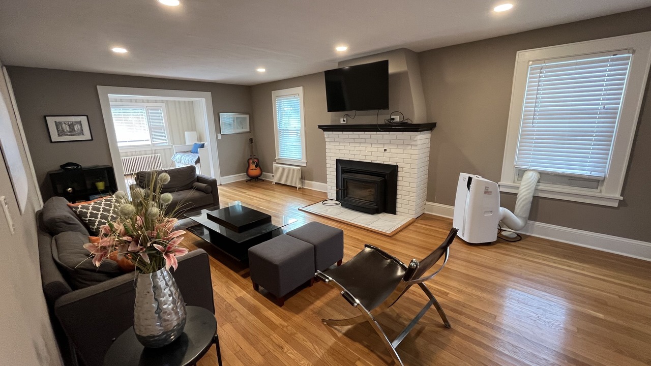 Photo of Livingroom in New London