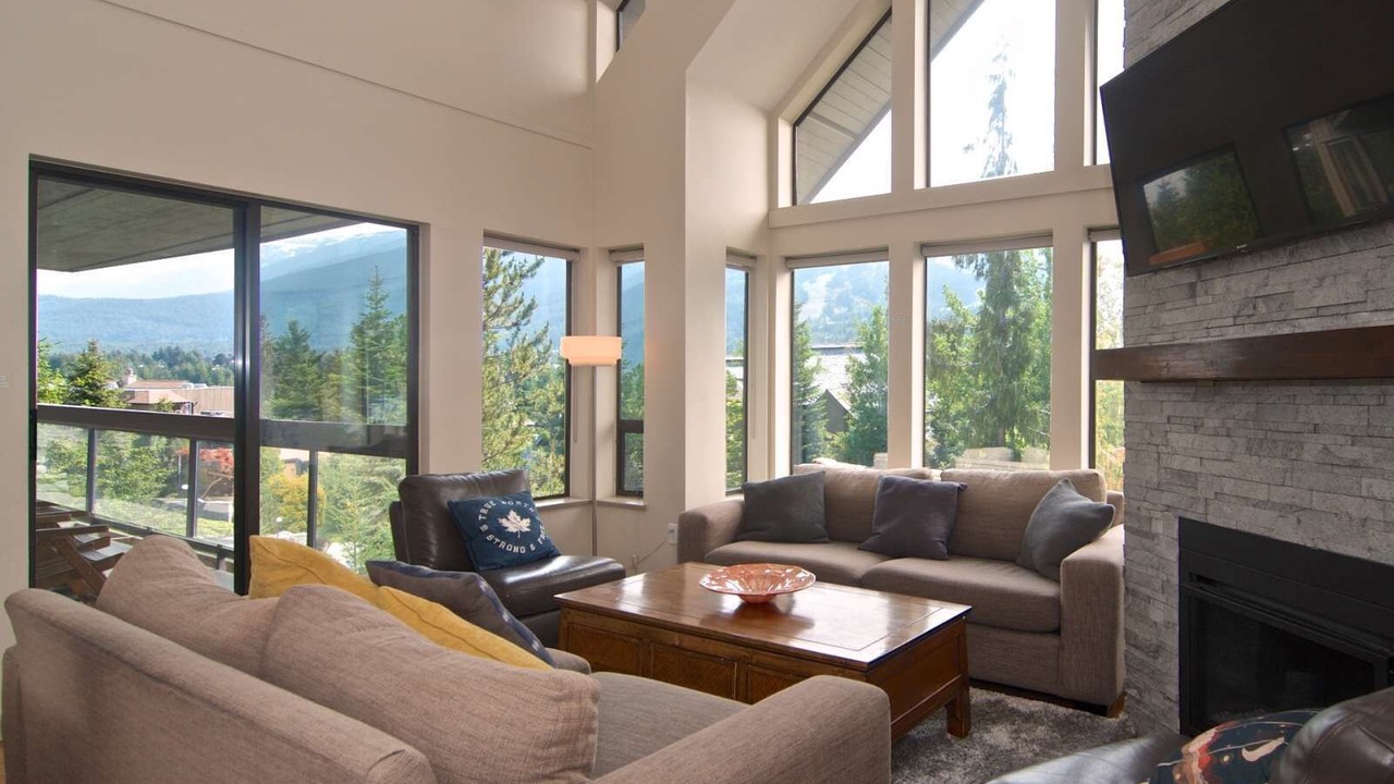 Photo of Livingroom in Blueberry Hill