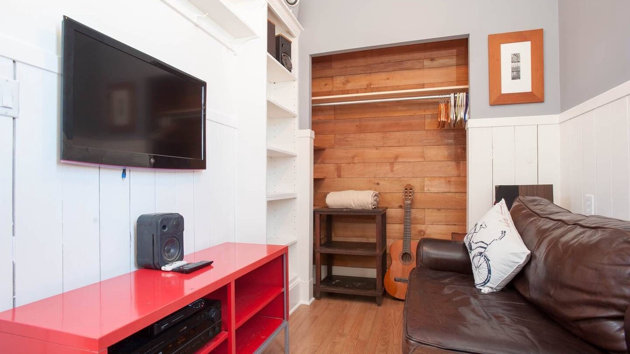 Photo of Livingroom in West Town
