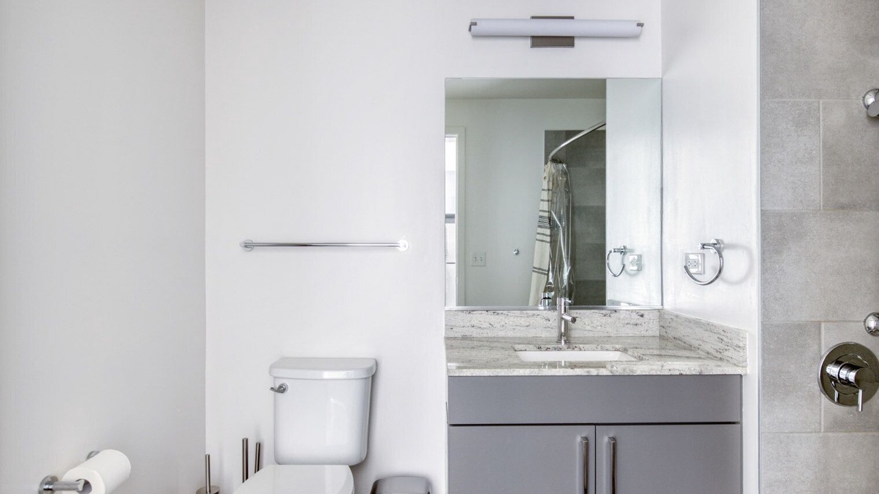 Photo of Bathroom in Logan Square
