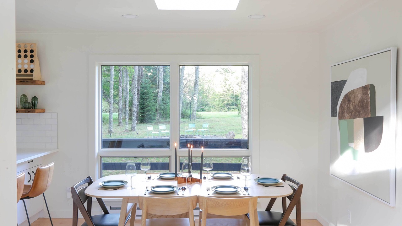 Photo of Livingroom in Parksville