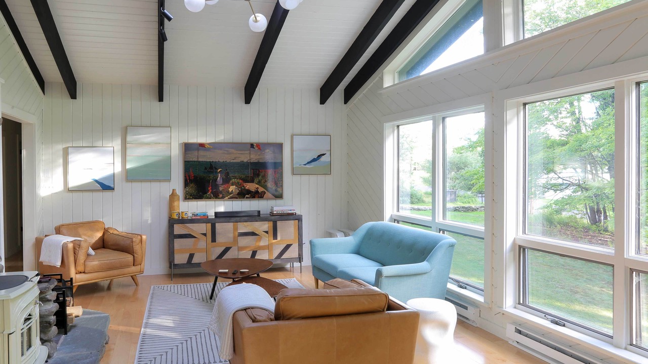 Photo of Livingroom in Parksville