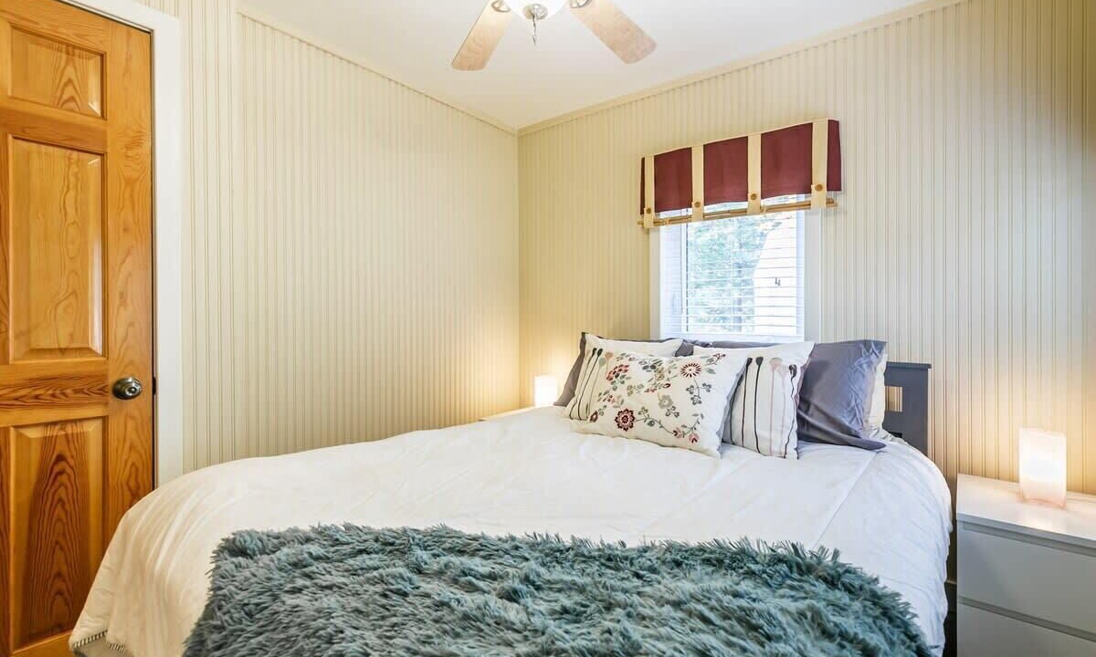 Photo of Bedroom in Eastman