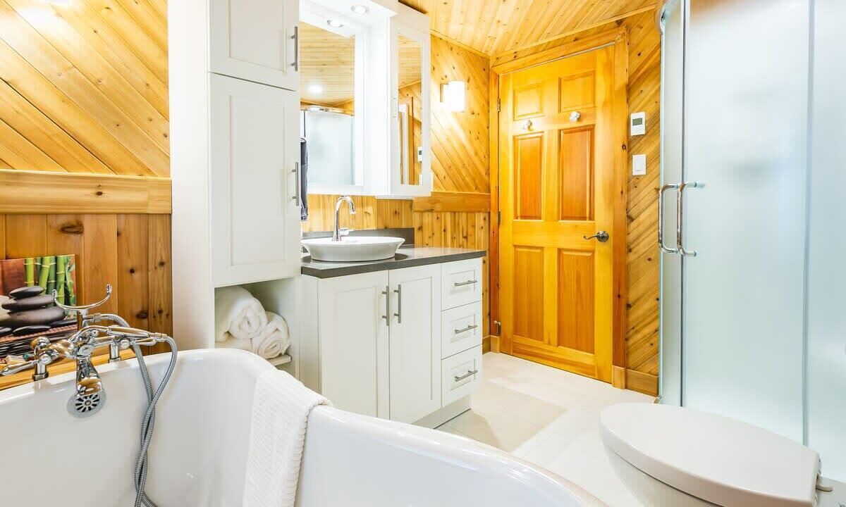Photo of Bathroom in Eastman