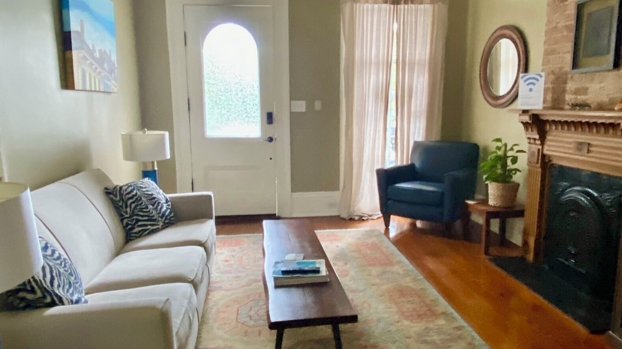 Photo of Livingroom in Lower Garden District