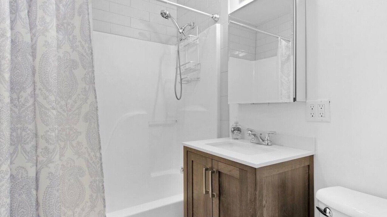 Photo of Bathroom in Sunnyland