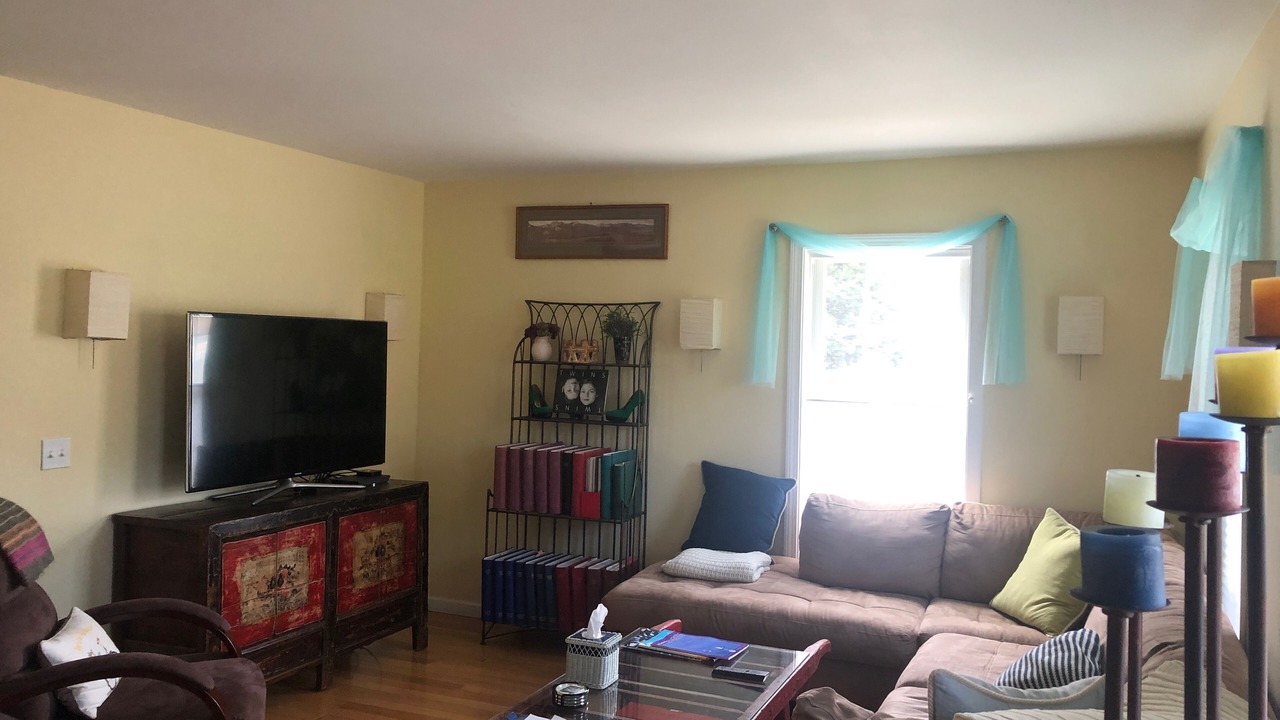 Photo of Livingroom in Old Saybrook Center