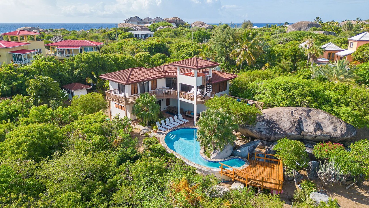 Photo of Outdoor in Little Trunk Bay