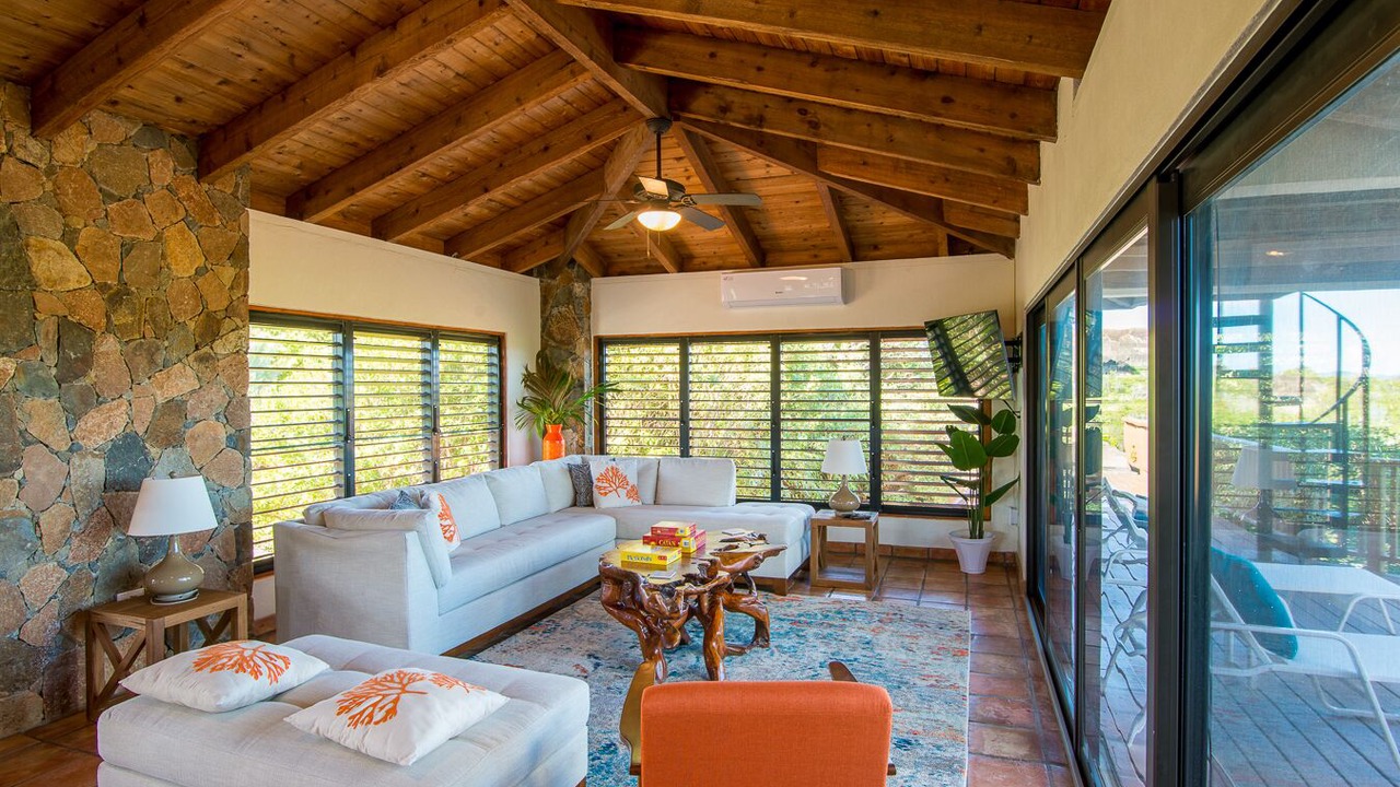 Photo of Livingroom in Little Trunk Bay