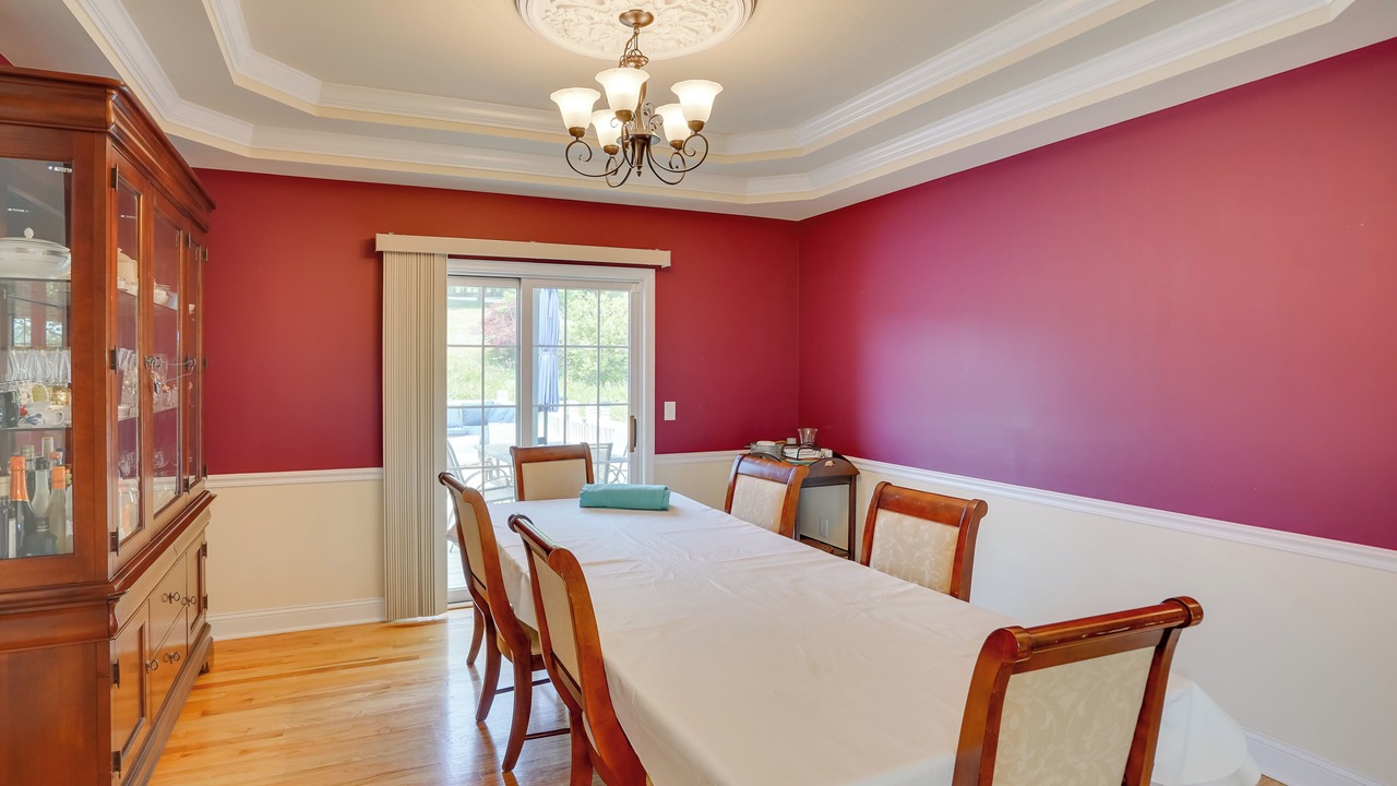 Photo of Livingroom in East Greenbush