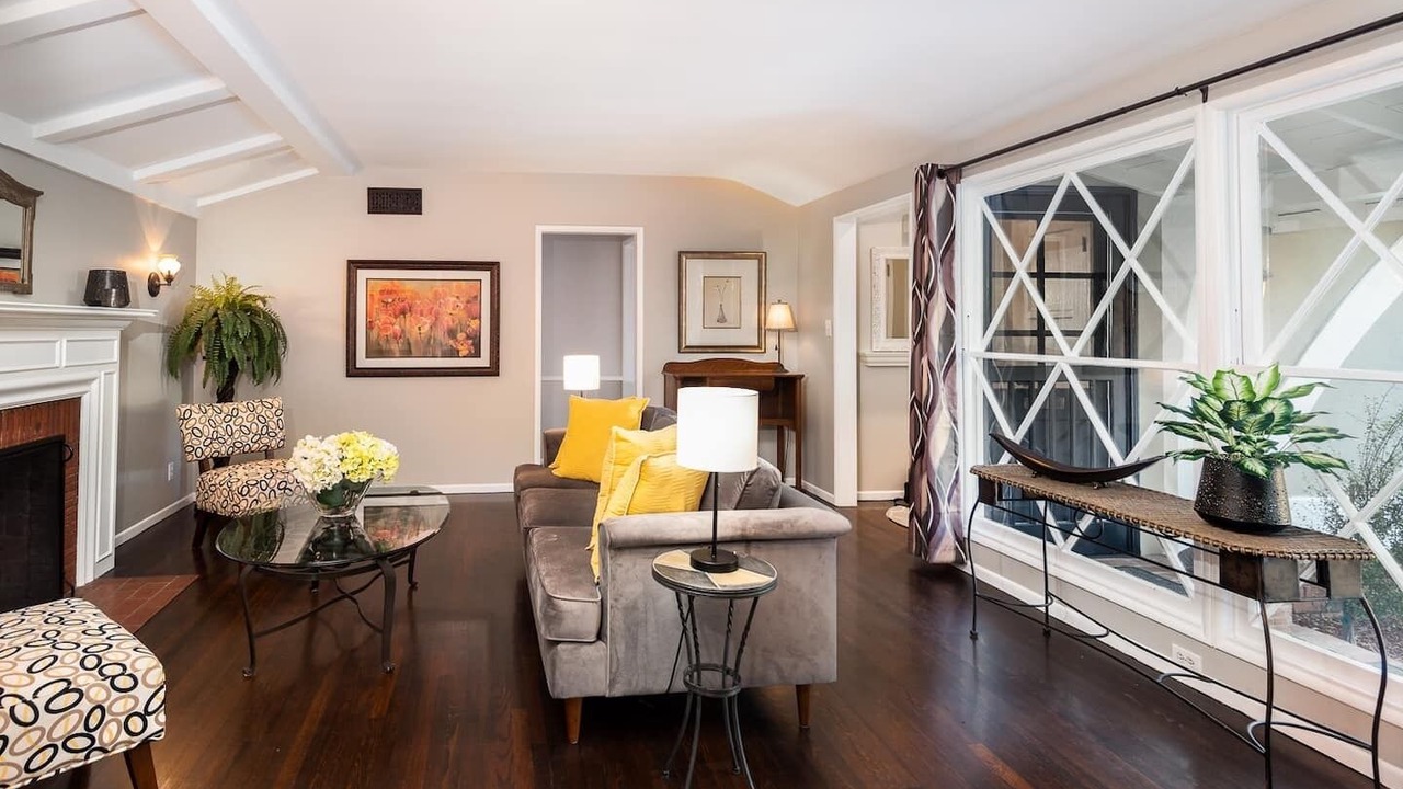 Photo of Livingroom in Sherman Oaks