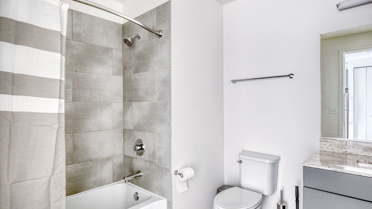Photo of Bathroom in Logan Square