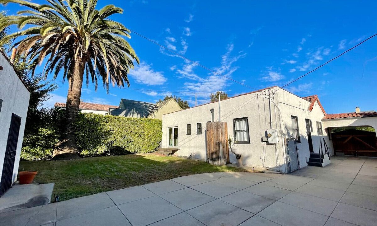 Photo of Outdoor in Mid-Wilshire