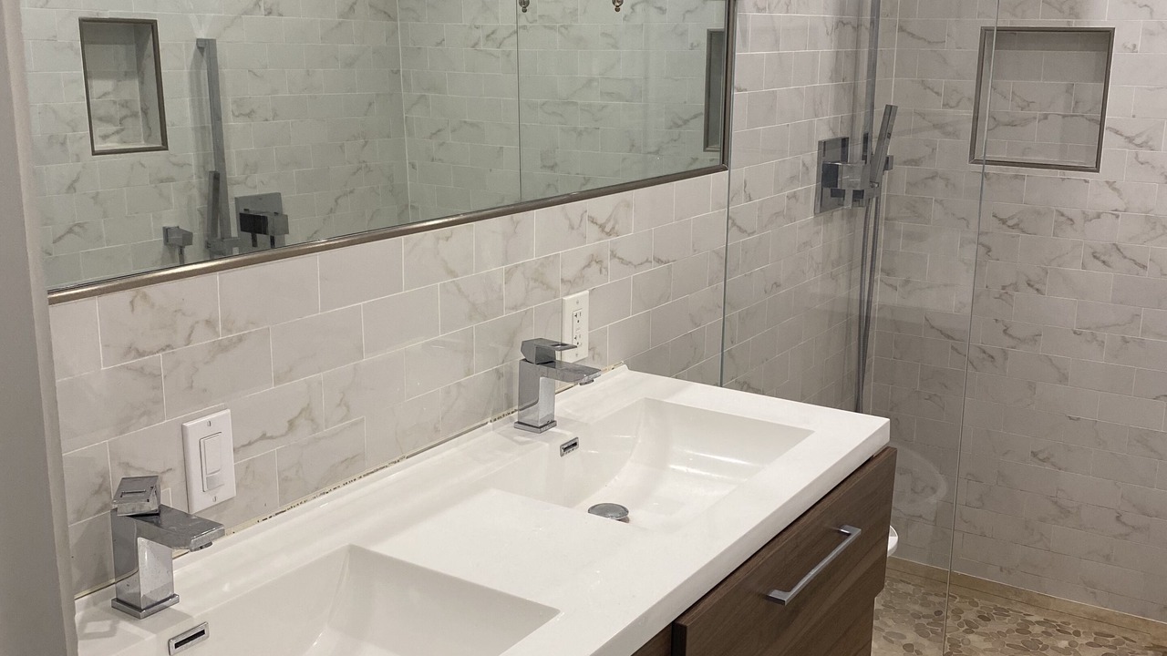 Photo of Bathroom in Park Pacifica