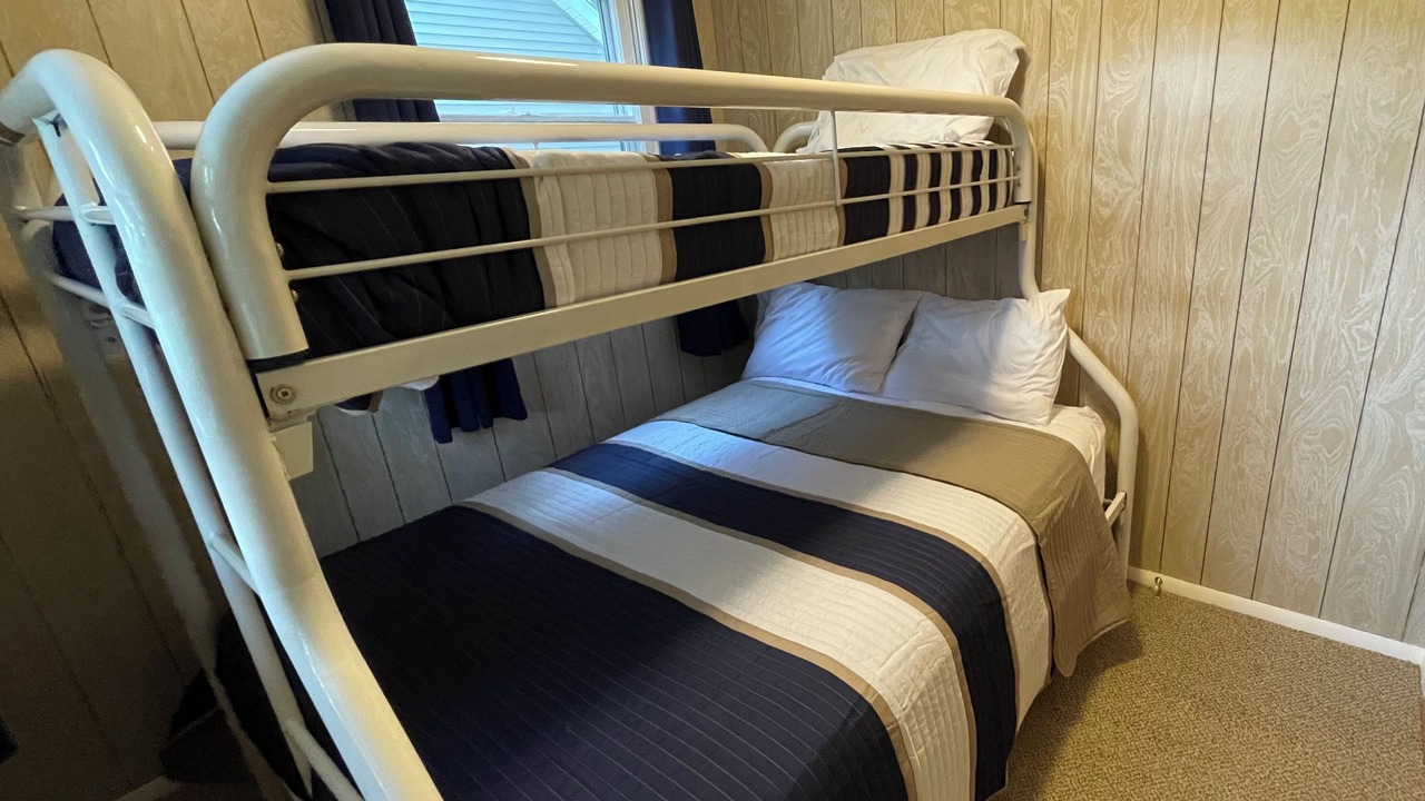 Photo of Bedroom in Coral