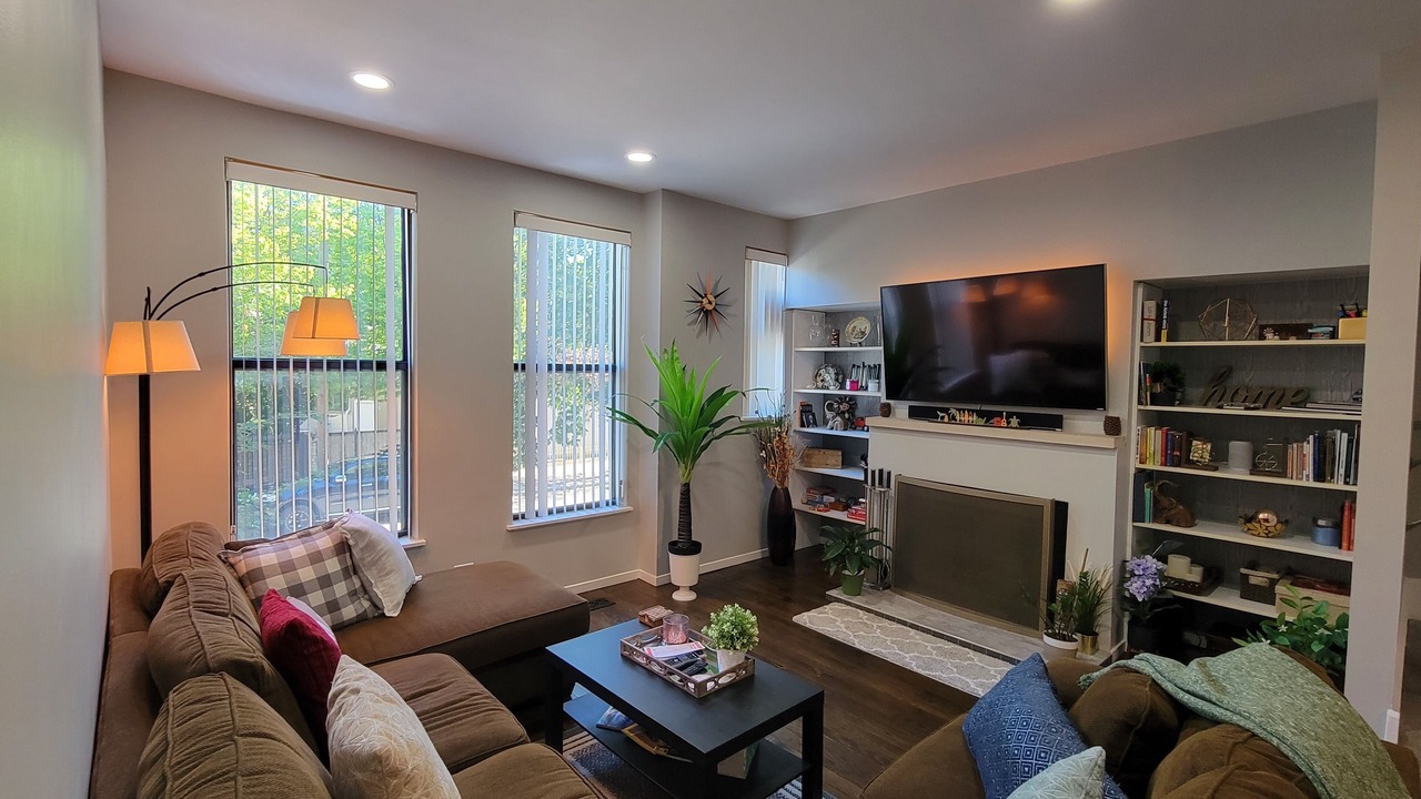 Photo of Livingroom in Ranch Triangle