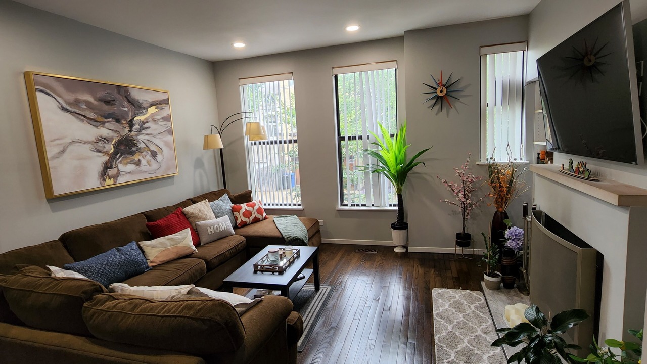 Photo of Livingroom in Ranch Triangle