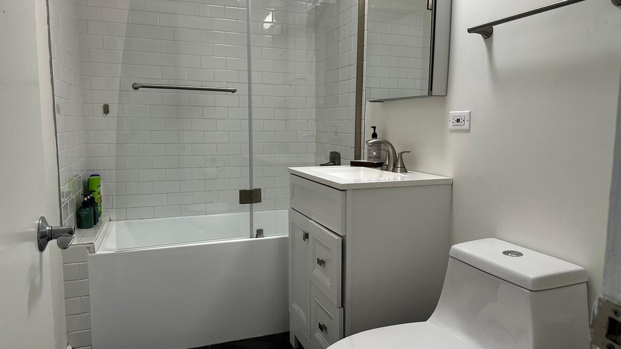 Photo of Bathroom in Lincoln Park