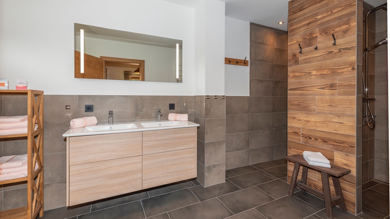 Photo of Bathroom in Juns
