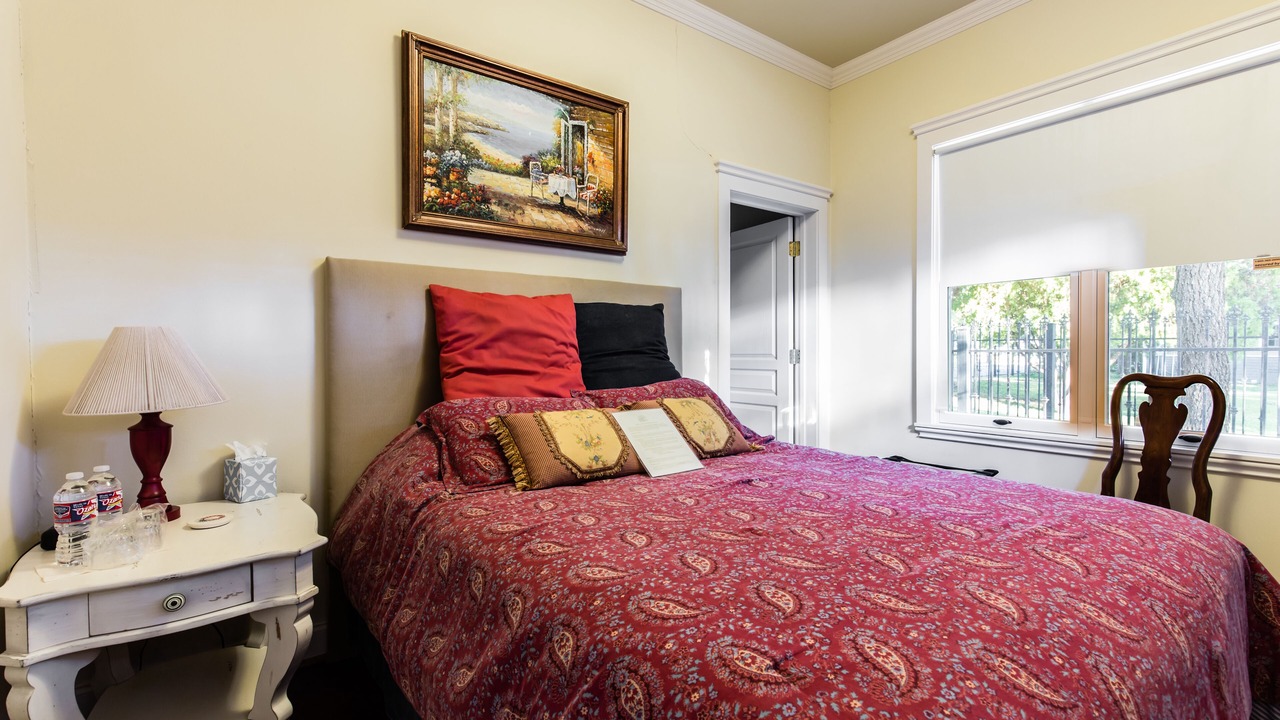Photo of Bedroom in Oak Lawn