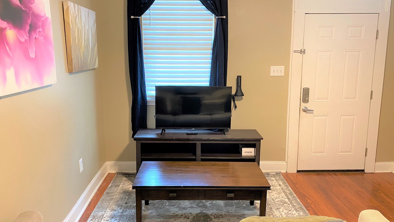 Photo of Livingroom in Mid-City