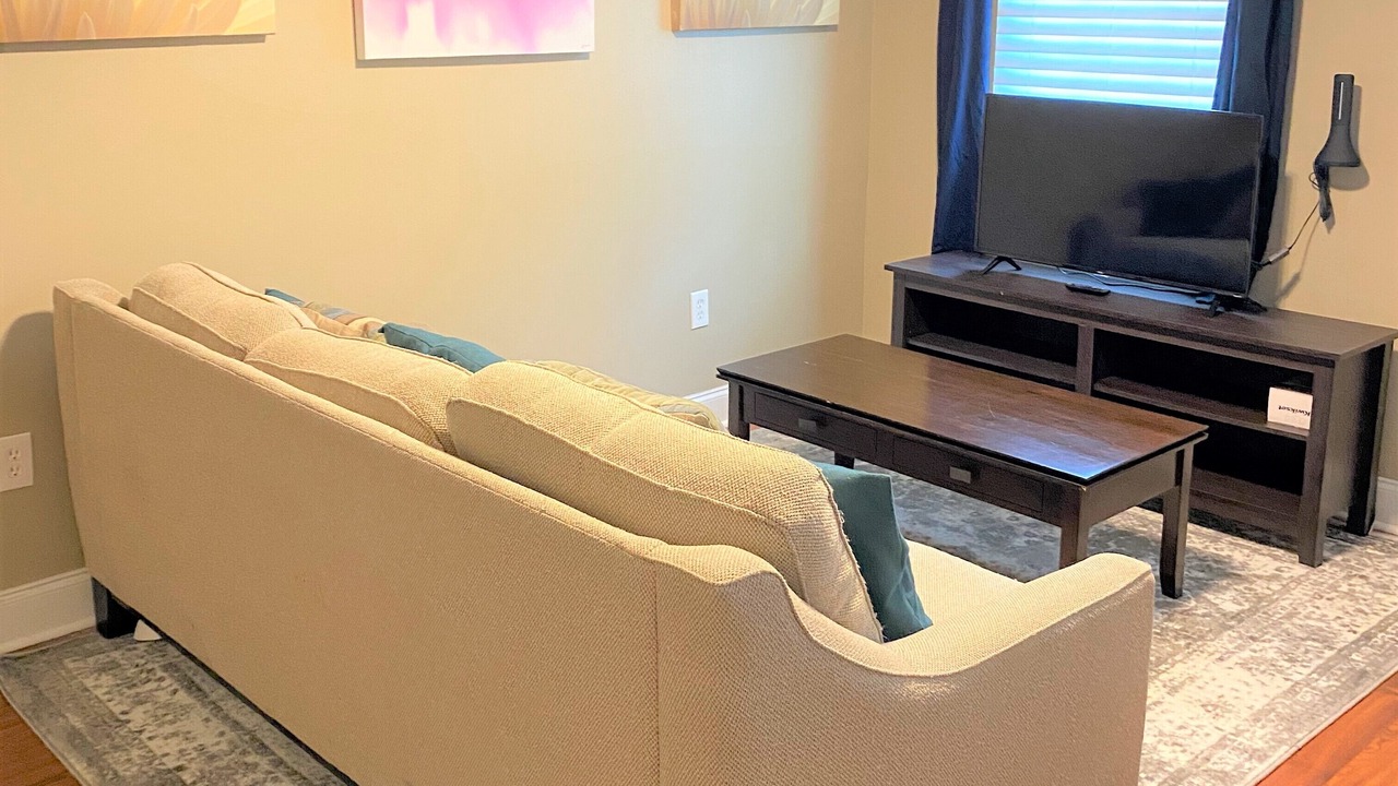 Photo of Livingroom in Mid-City