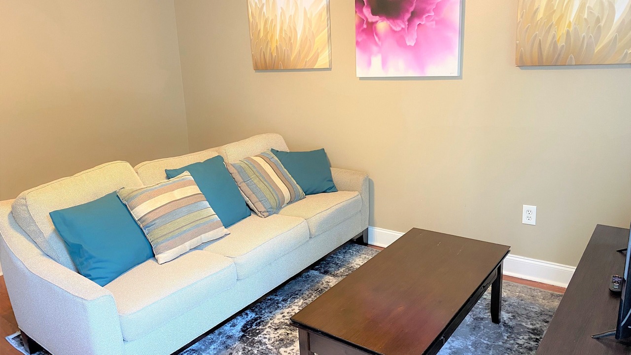 Photo of Livingroom in Mid-City