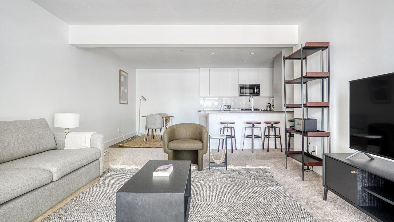 Photo of Livingroom in Sharon Heights