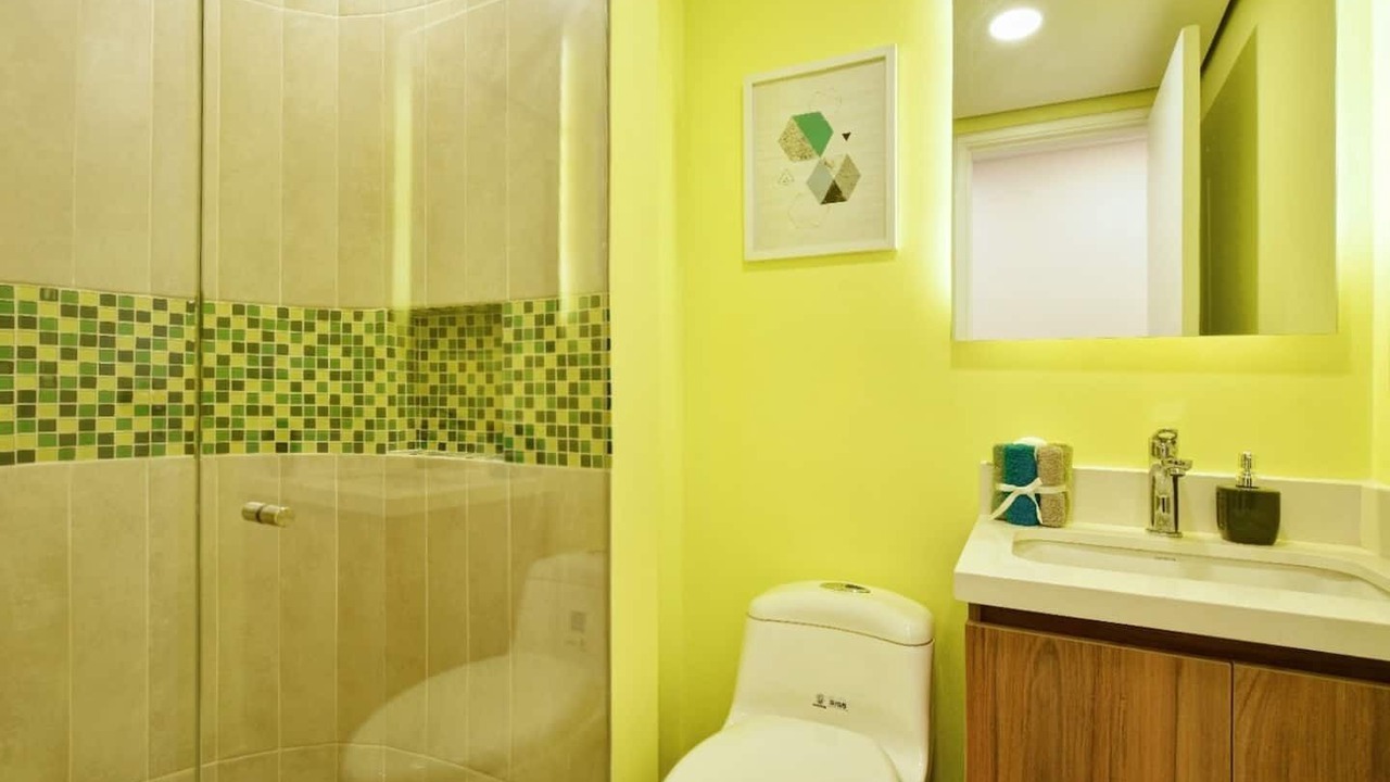 Photo of Bathroom in La Florida