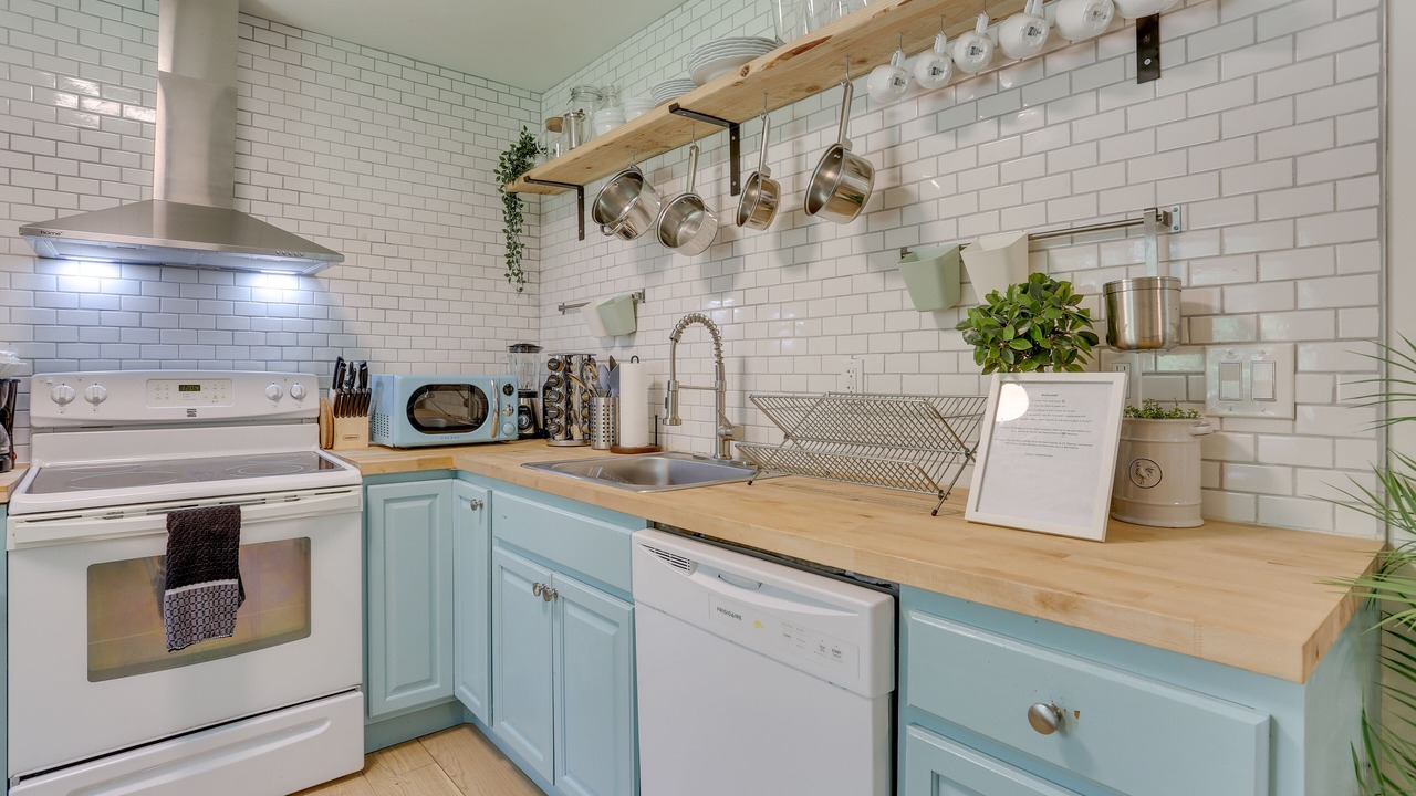 Photo of Kitchen in Swan Lake