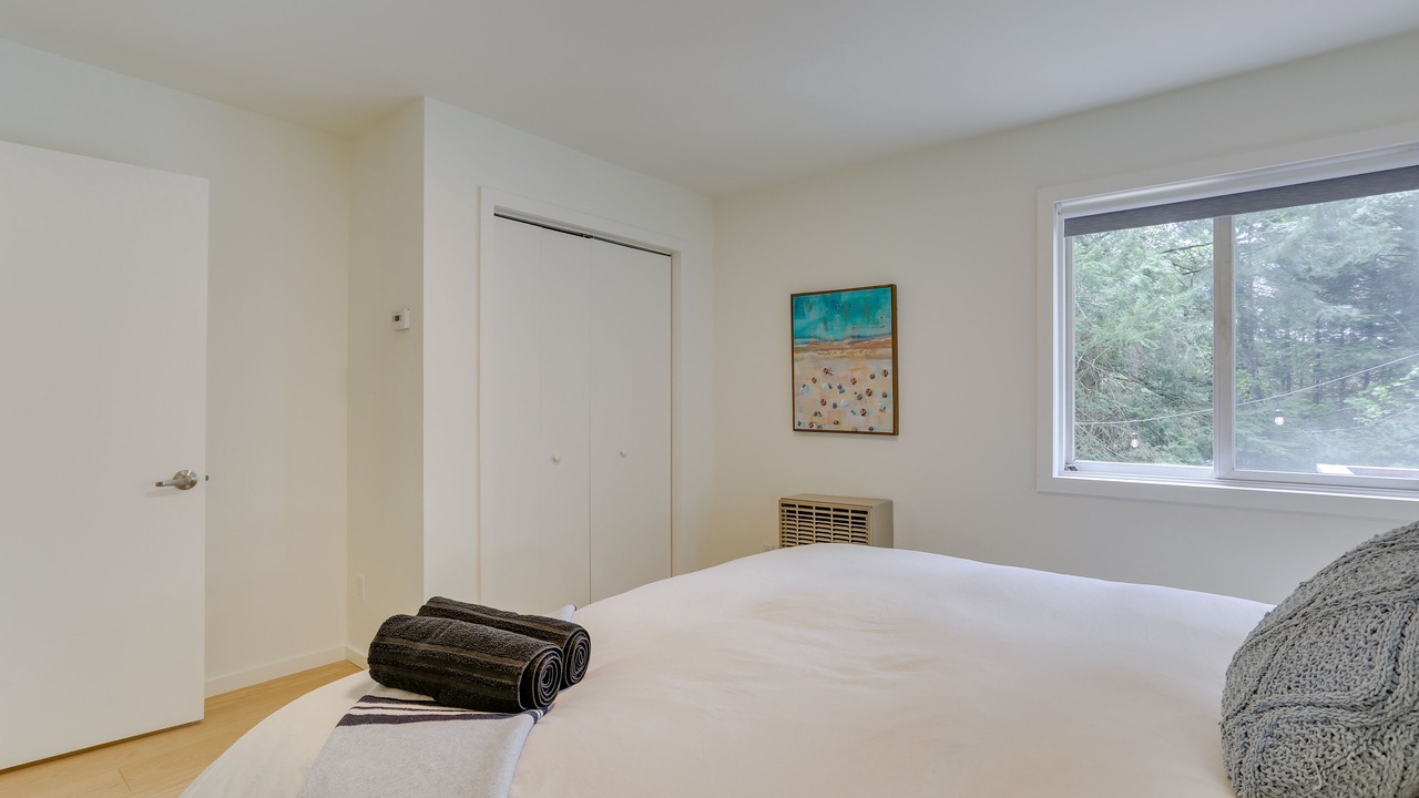Photo of Bedroom in Swan Lake