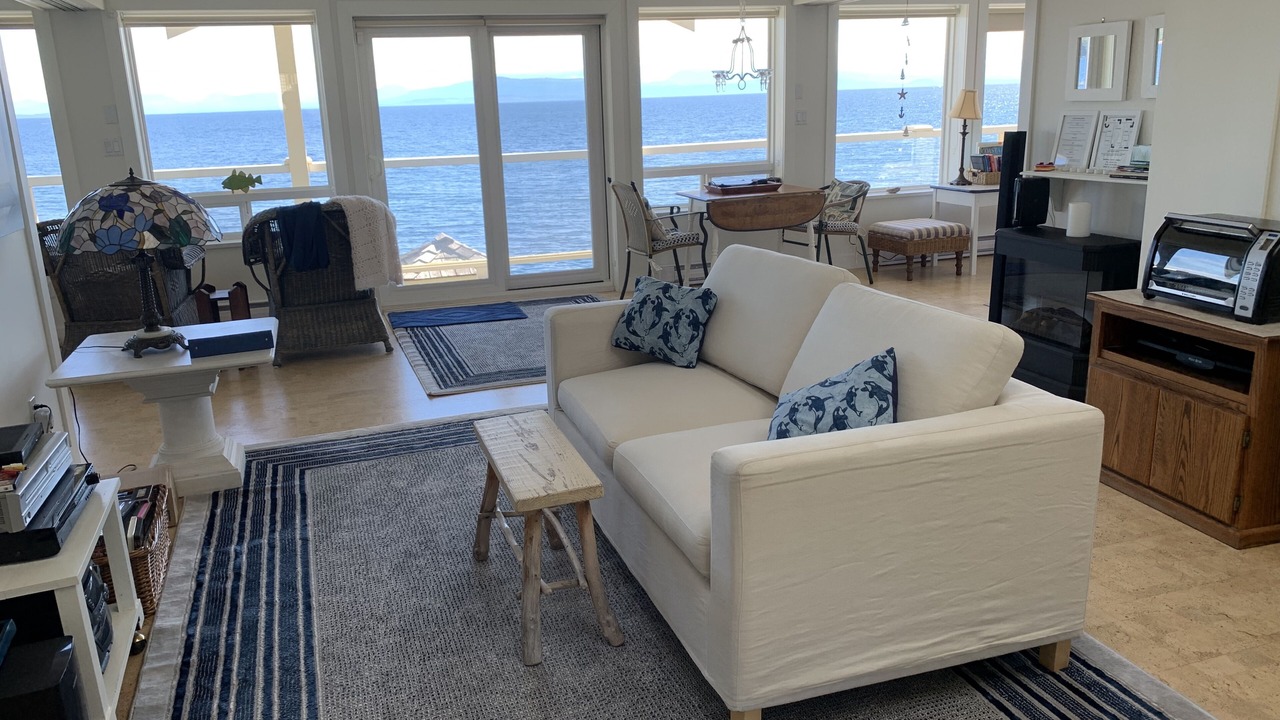 Photo of Livingroom in West Sechelt