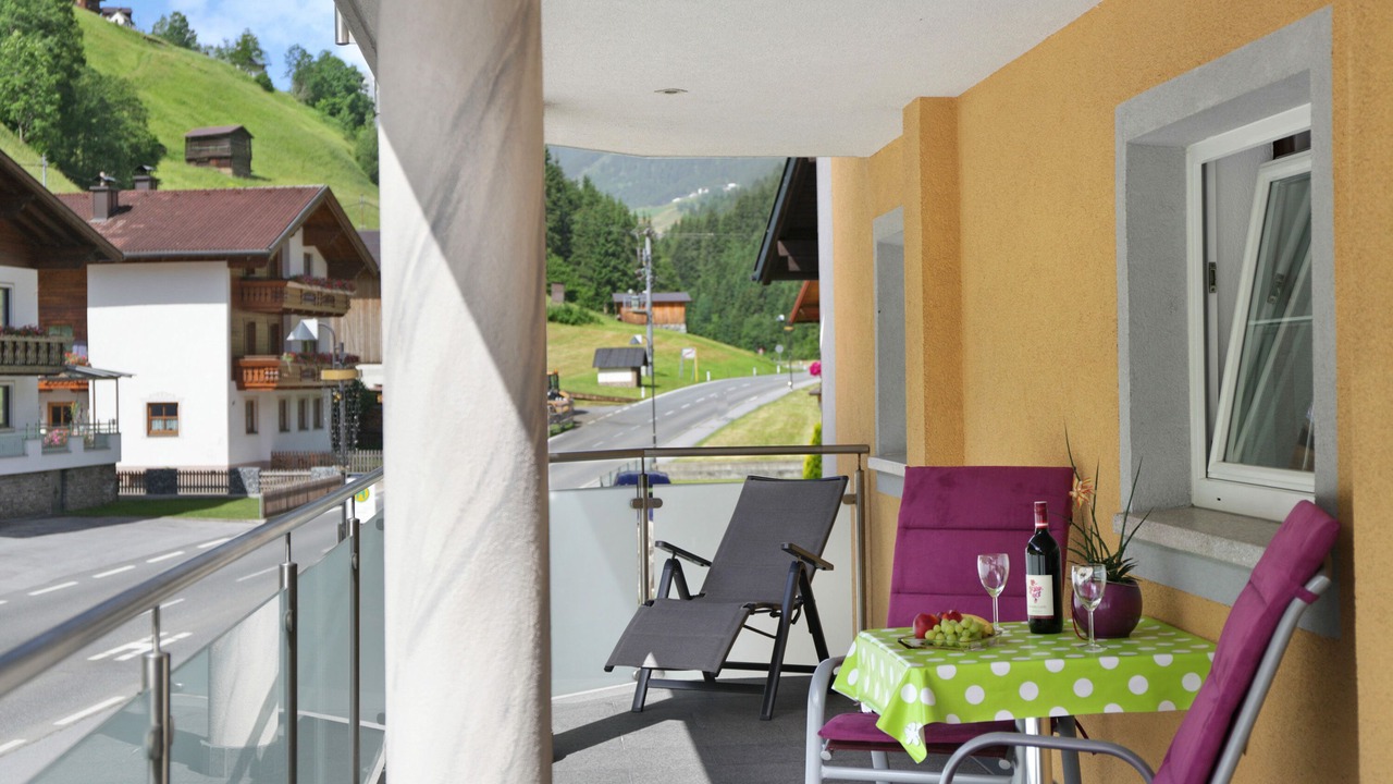 Photo of Outdoor in See