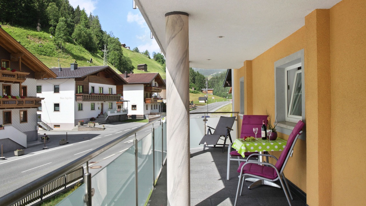 Photo of Outdoor in See