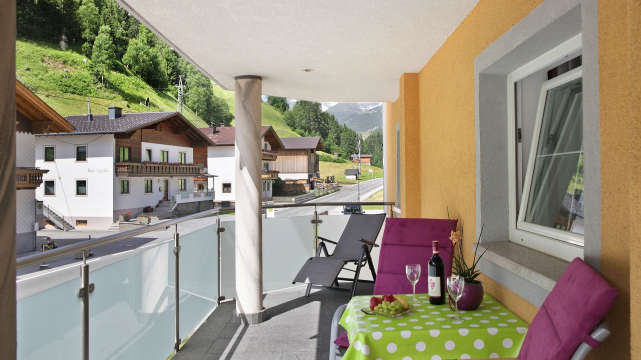 Photo of Outdoor in See