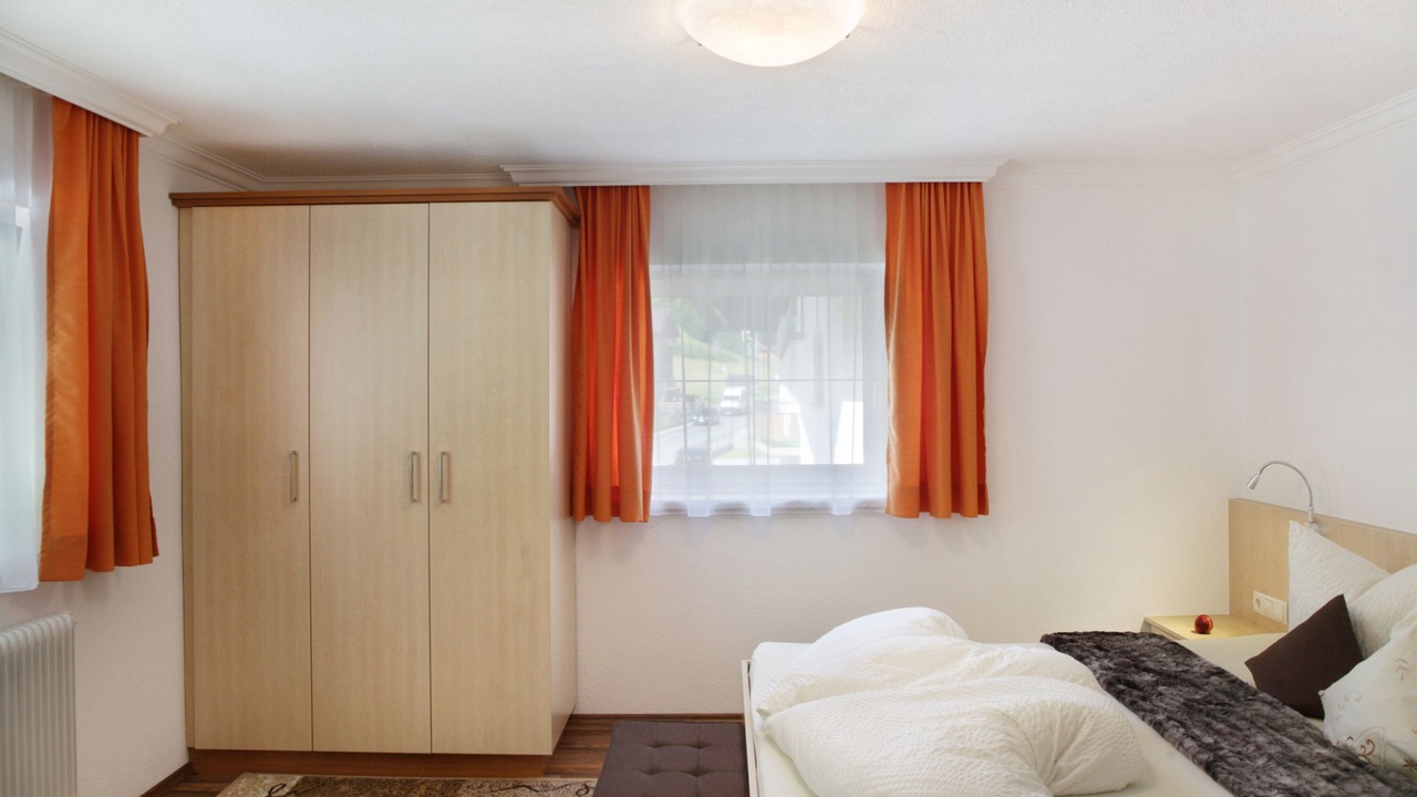 Photo of Bedroom in See