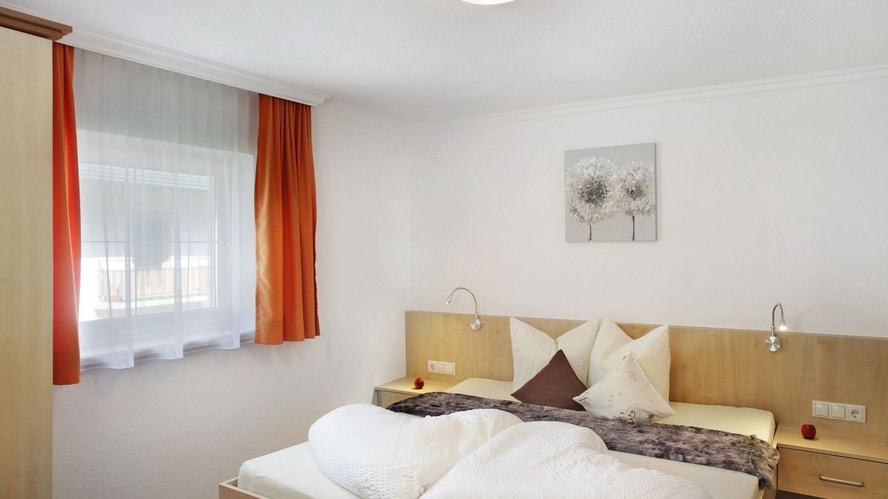 Photo of Bedroom in See