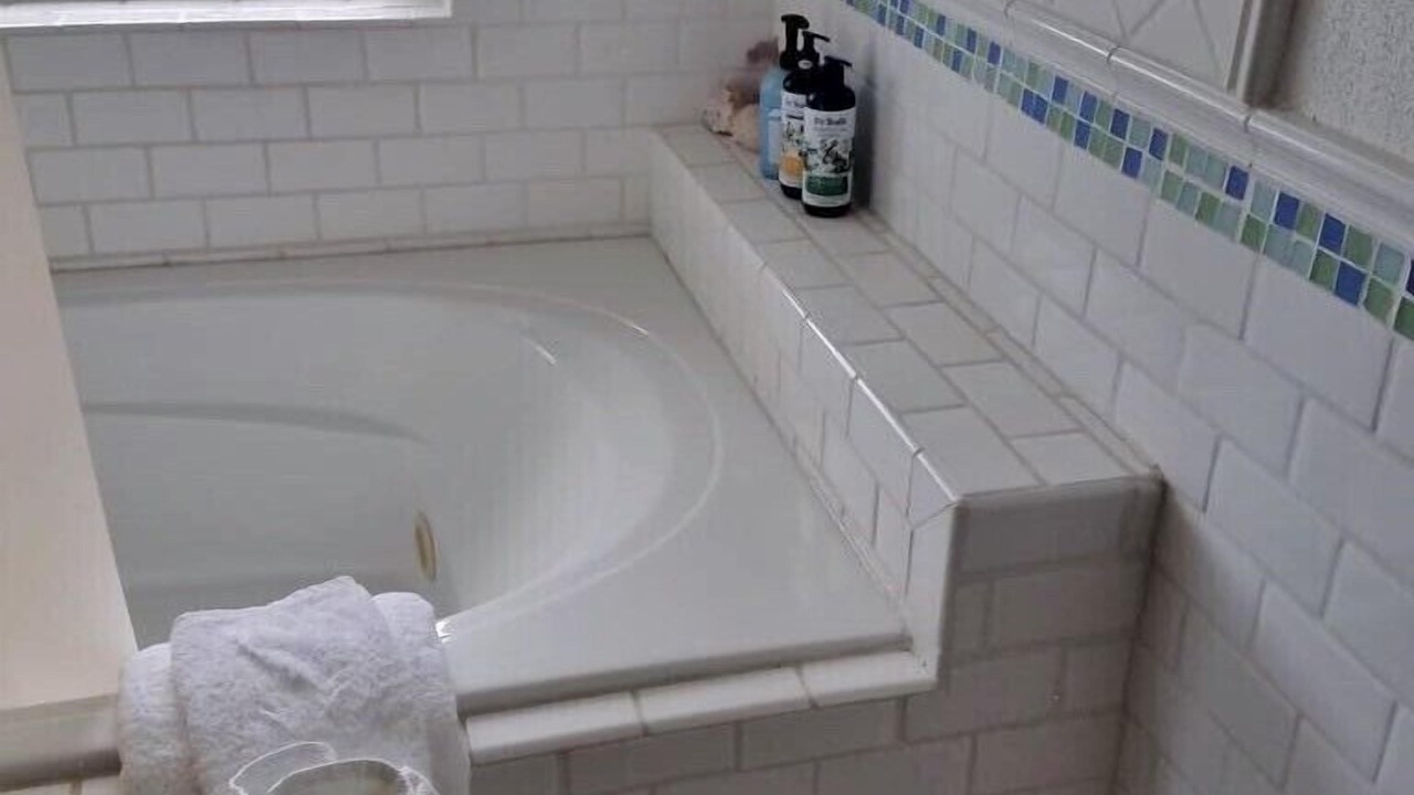 Photo of Bathroom in Staniel Cay