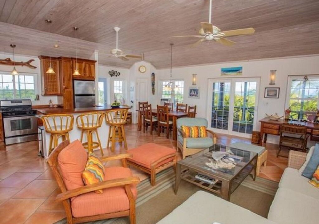 Photo of Bedroom in Staniel Cay