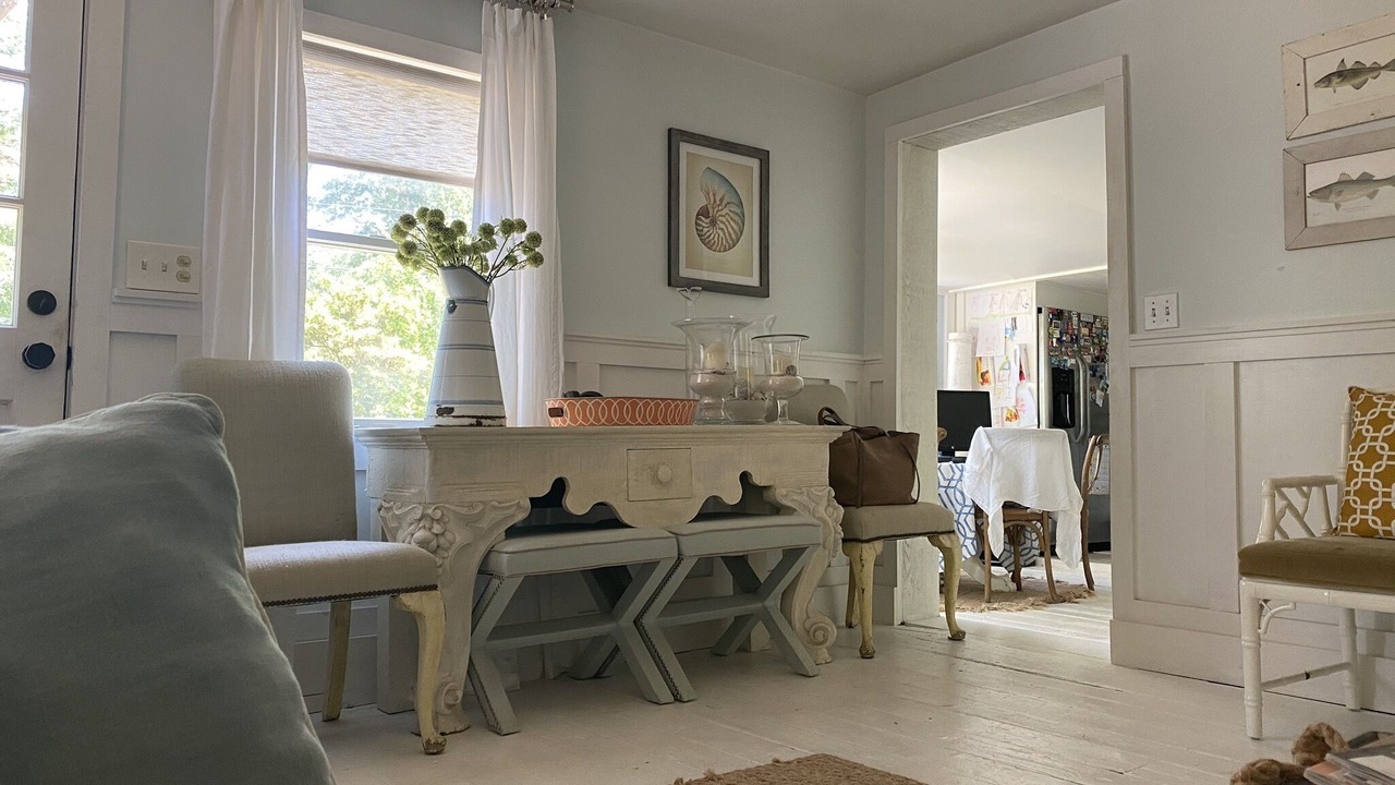 Photo of Livingroom in Amagansett North