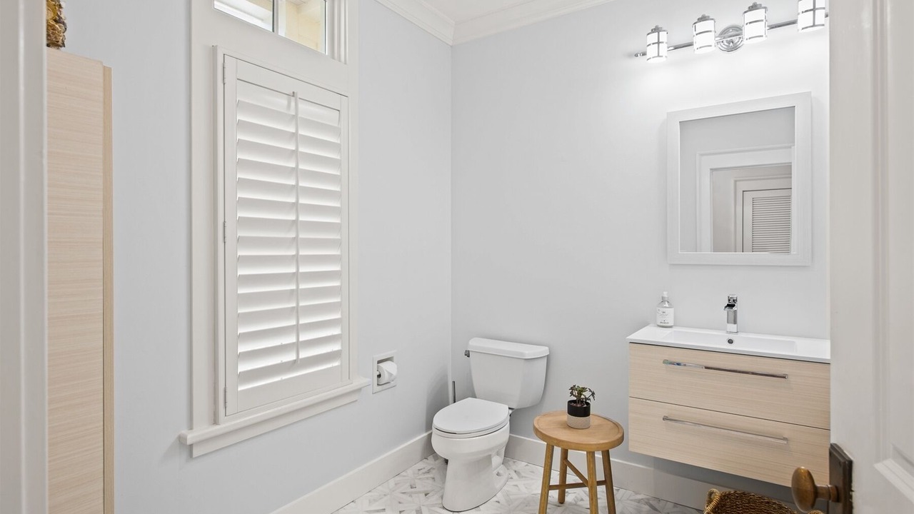Photo of Bathroom in Beach District