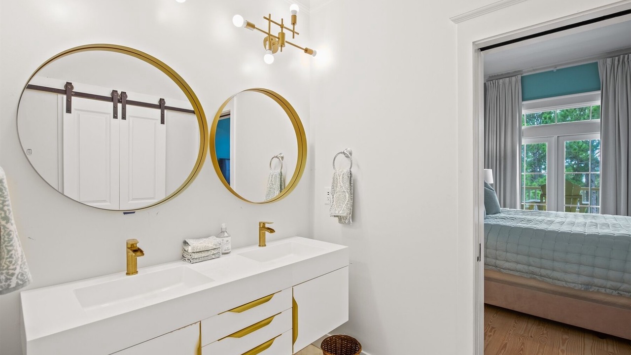 Photo of Bathroom in Beach District