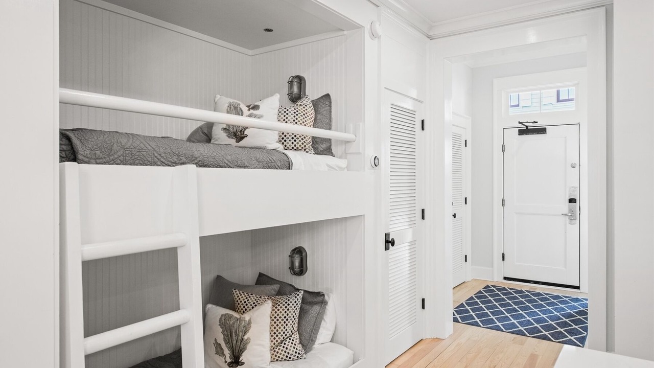 Photo of Bedroom in Beach District