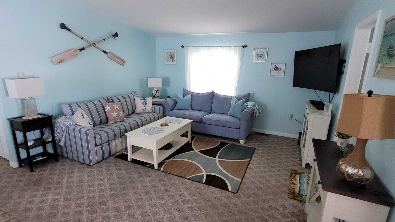 Photo of Livingroom in Cutthroat Harbor Estates